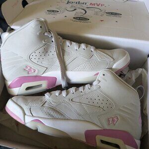 Womens Jordans MVP size 9